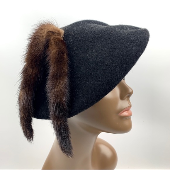 ❌SOLD❌ VTG black pure wool beret hat w/ mink tails - Picture 3 of 6